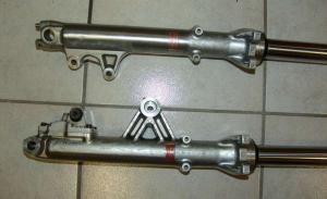 FORCELLA FORK COPPIA STELI ANTERIORI NUOVI ORIGINALI HONDA VF 750 (C30)