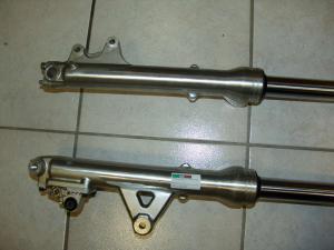 FORCELLA FORK COPPIA STELI ANTERIORI NUOVI ORIGINALI HONDA VF 750 (C30)